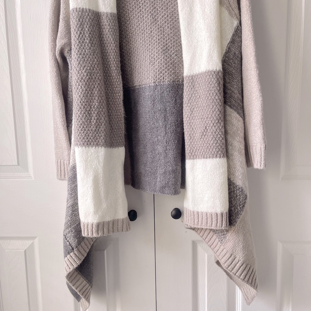 Chicos Petite Drape-Front Colorblock Cardigan | Size 2P (LP) - Picture 7 of 10